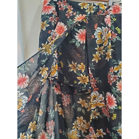 Live 4 Truth Shorts W/overlay maxi Women's Size L Black Floral Pattern NWT - Picture 2 of 8